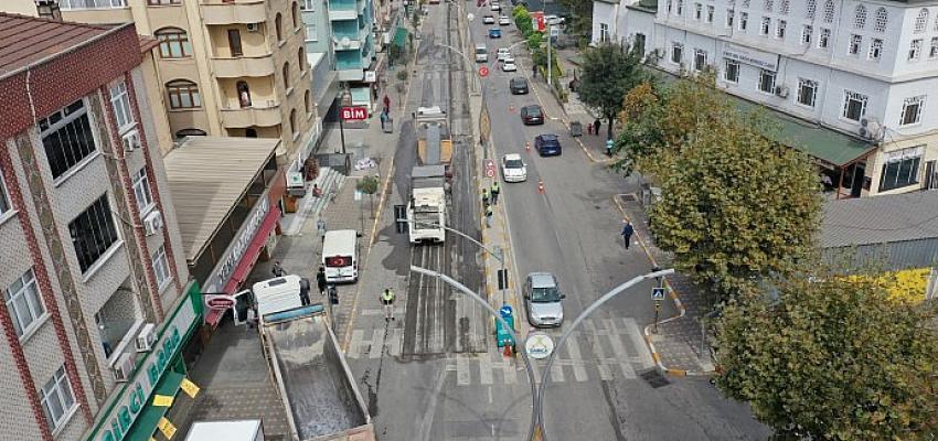 darica-fsm-caddesinde-yol-onarimi.jpg
