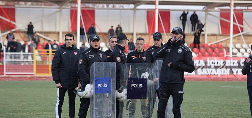 nevsehir-belediye-baskani-dr-mehmet-savrandan-macin-hakemine-sert-tepki.jpg