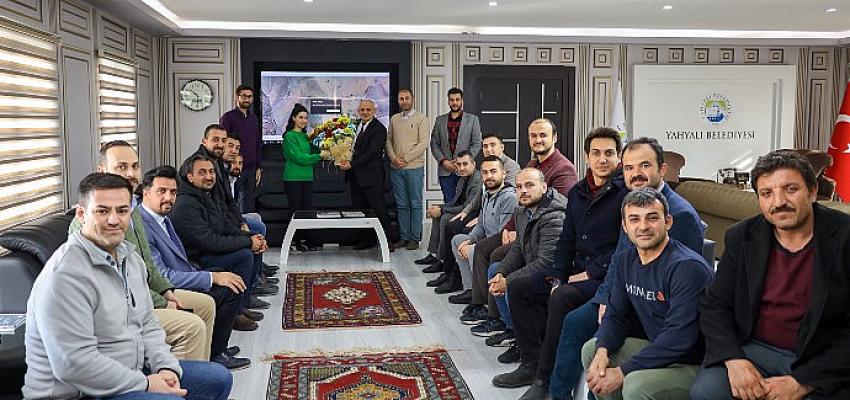 yahyali-belediyesi-sozlesmeli-personellerinden-tesekkur-ziyareti.jpg