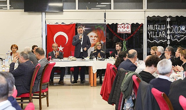 bayraklida-yilbasi-coskusu.jpg