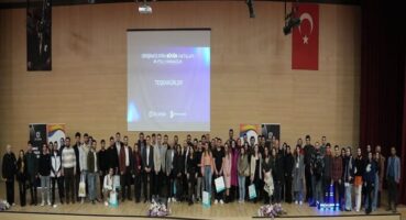 Hatalardan Ders Almak: Girişimcilik Etkinliğinde İlham Veren Sunumlar ve Deneyim Paylaşımları