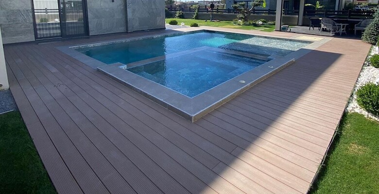 Ahşap Kompozit Deck Malzemeleri: Havuz Kenarınız İçin En İyi Seçenekler